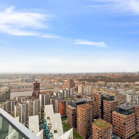 Apartment On The 26th Floor In The Front Row To Bay