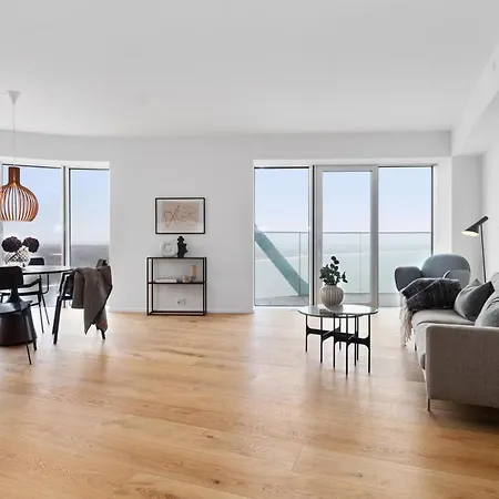 On The 26th Floor In The Front Row To Bay Apartment *